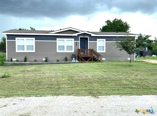 1114 Dunn St, Yoakum, TX 77995