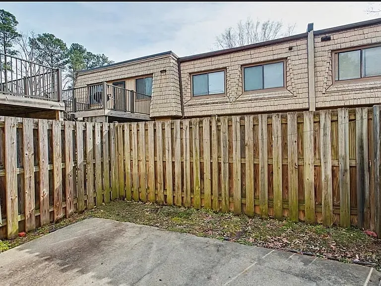 1511 Monterry Pl — Photo 20