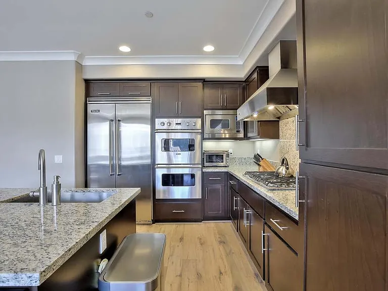 158 Summit Way — Photo 1