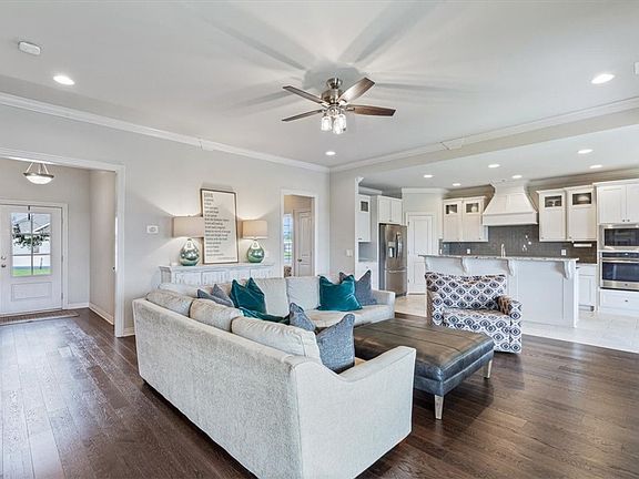 2nd image of 18556 Astor Dr