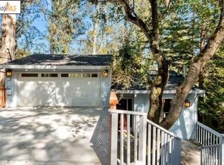 7099 Pinehaven Rd, Oakland, CA 94611