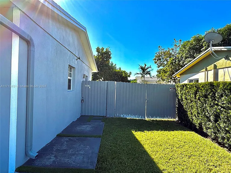 11120 SW 154th St — Photo 15