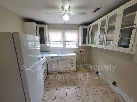 5th image of 1927 Wrightsboro Rd