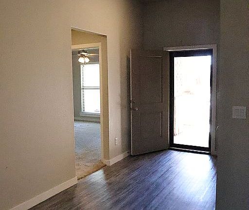 3rd image of 3213 Viola Ave