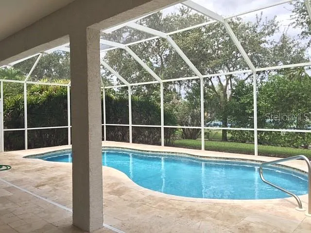 3 bed, 2.0 bath, 1338 sqft, $5,500 — Photo 2