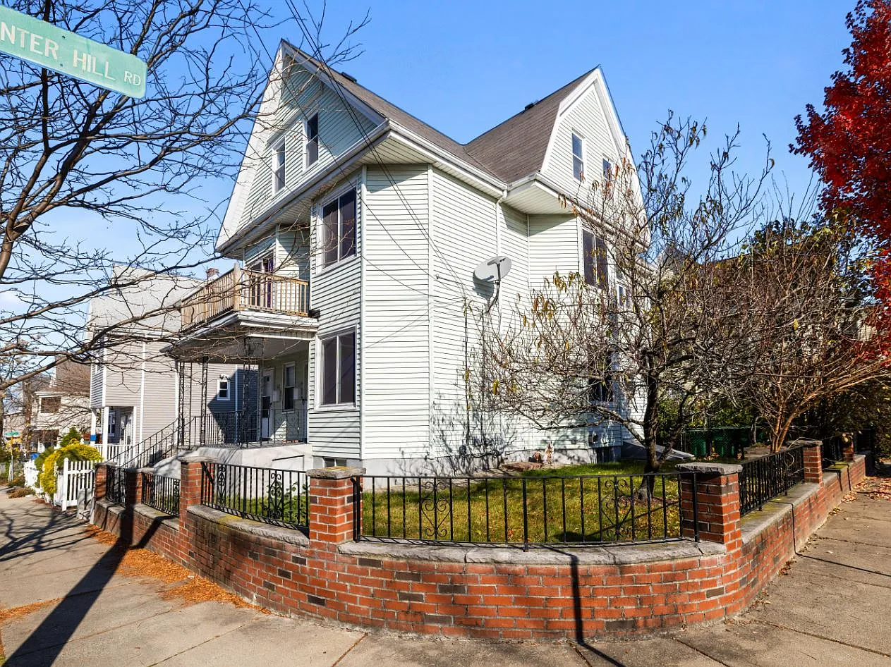 1 bed, 1.5 bath, $1,000 — Photo 2