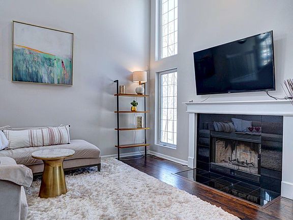 4th image of 1657 Woodland Dr #12
