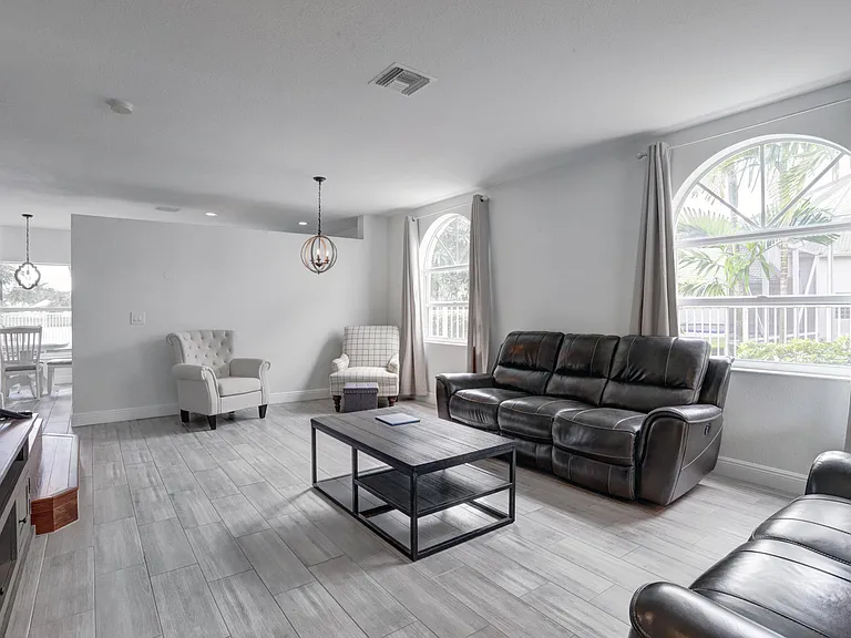 4018 Bluff Harbor Way — Photo 4