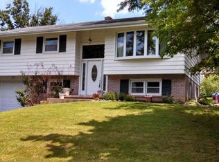 511 Bean Blossom Dr, Lancaster, PA