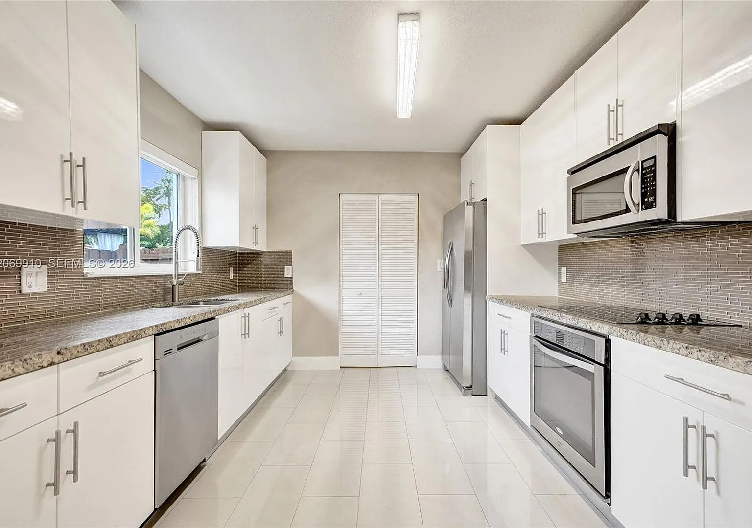 1146 NE 17th Terrace, Fort Lauderdale, FL 33304 - 2428 — Photo 1
