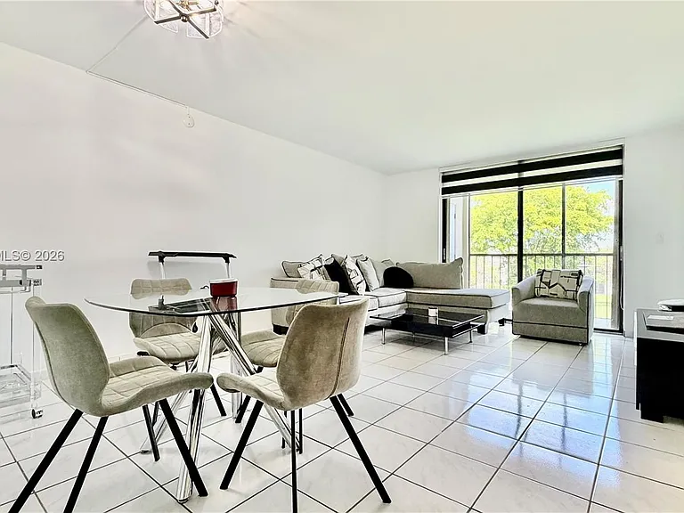 8045 SW 107th Ave #309 — Photo 4