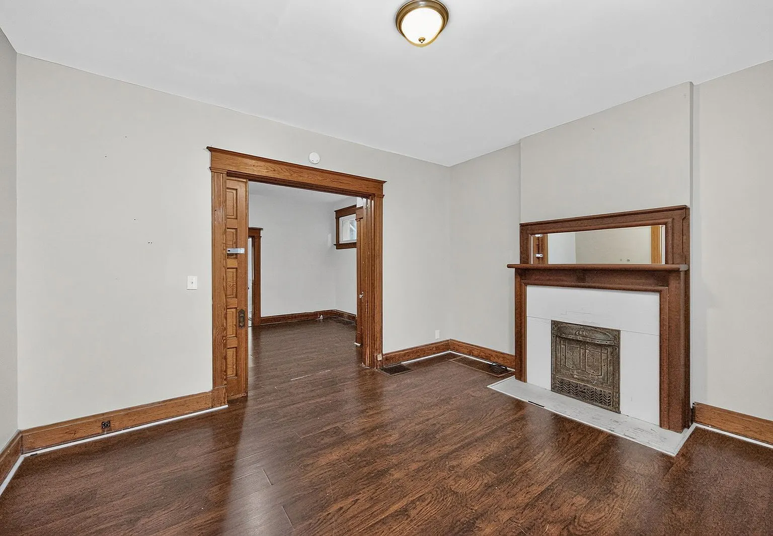 5 bed, 2.0 bath, $4,095 — Photo 2
