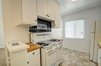 5th image of 2451 Corinth Ave