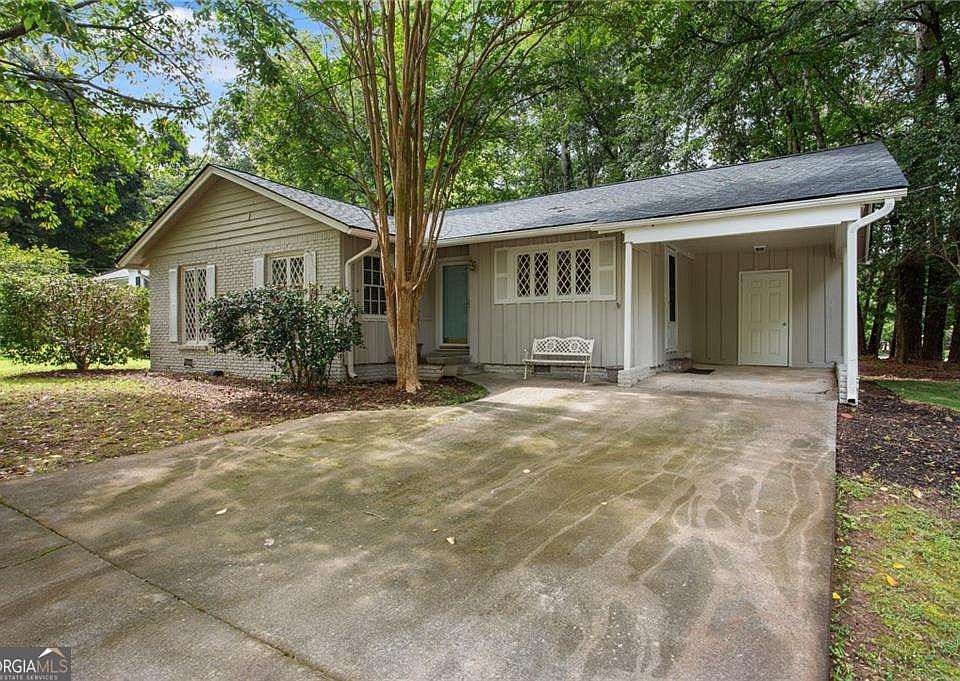 1st image of 851 Cardova Dr NE