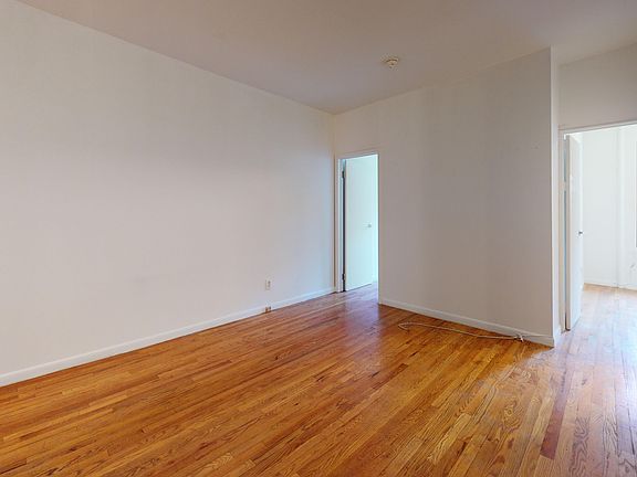 3rd image of 307 E 77th St APT 2E