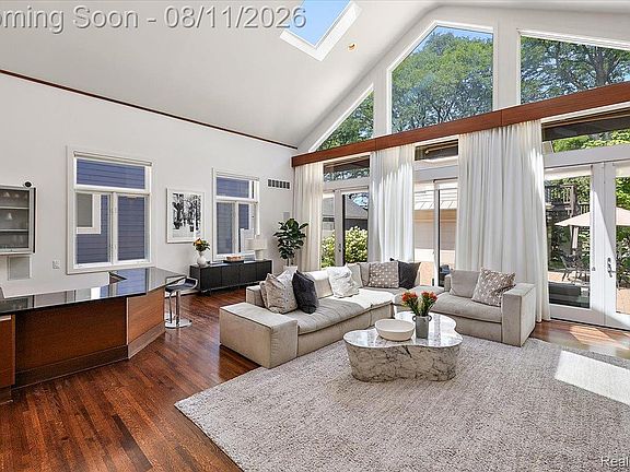 4th image of 559 Bennaville Ave