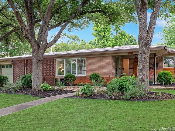 2nd image of 534 OAKLEAF DR