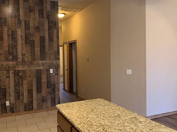 5th image of 242 Woodbriar