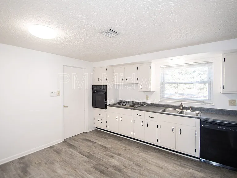8636 E Edgewood Ave — Photo 5