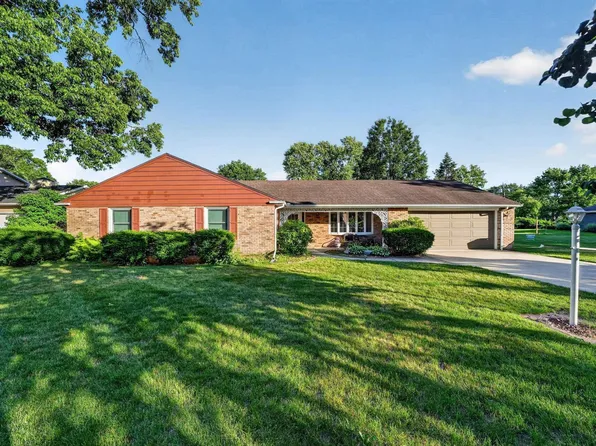 15674 Embers Dr, Mishawaka, IN 46545