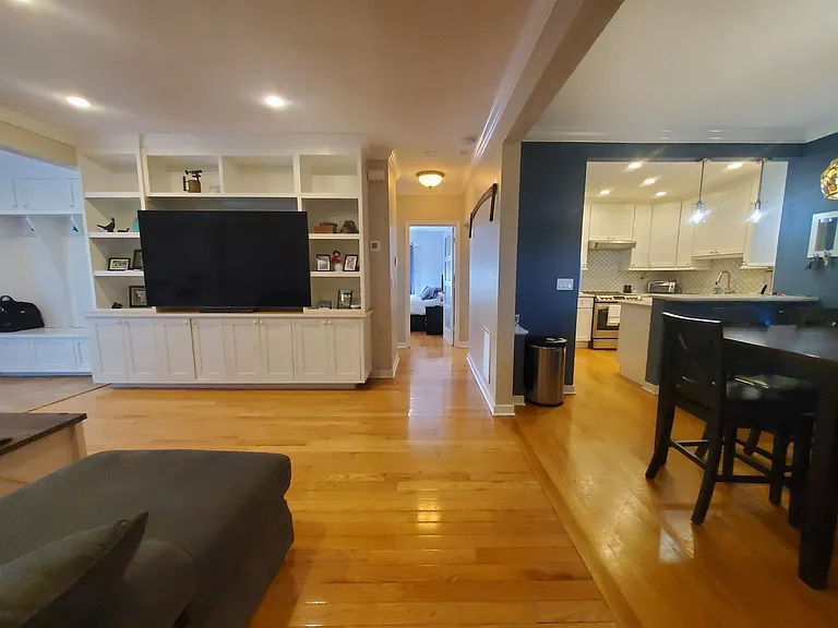 1156 Hope St #1 — Photo 7