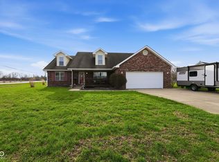 1027 S Teresa Dr, Martinsville, IN 46151