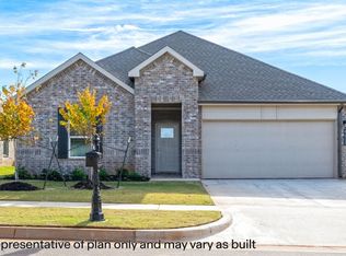 10229 NW 28th Ter, Yukon, OK 73099