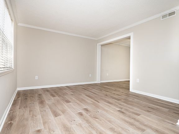 2nd image of 415 Parkdale Dr APT 18C
