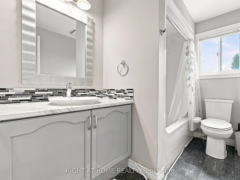 187 Clairfields Dr E — Photo 20