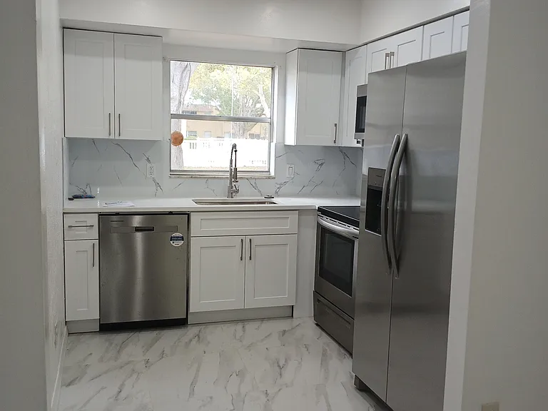 4555 38th St N #B4 — Photo 3