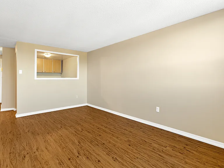 285 Loretta Ave S — Photo 31