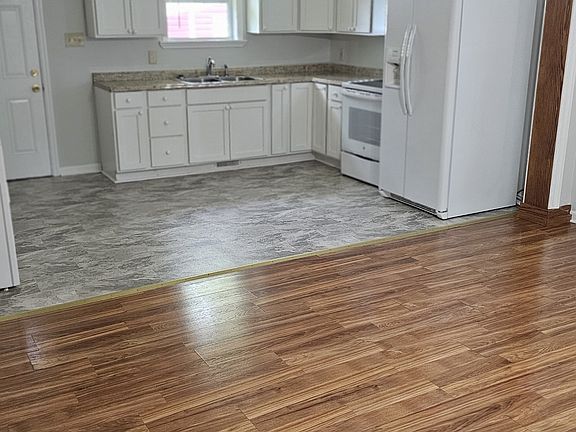 4th image of 108 Armstrong Dr