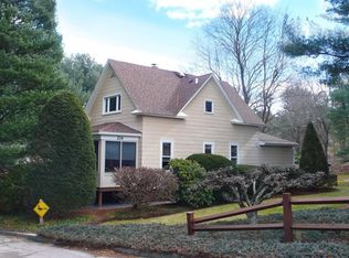 214 Deanville Rd, Attleboro, MA 02703