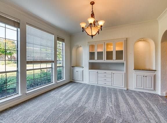 5th image of 1832 Valley View Dr