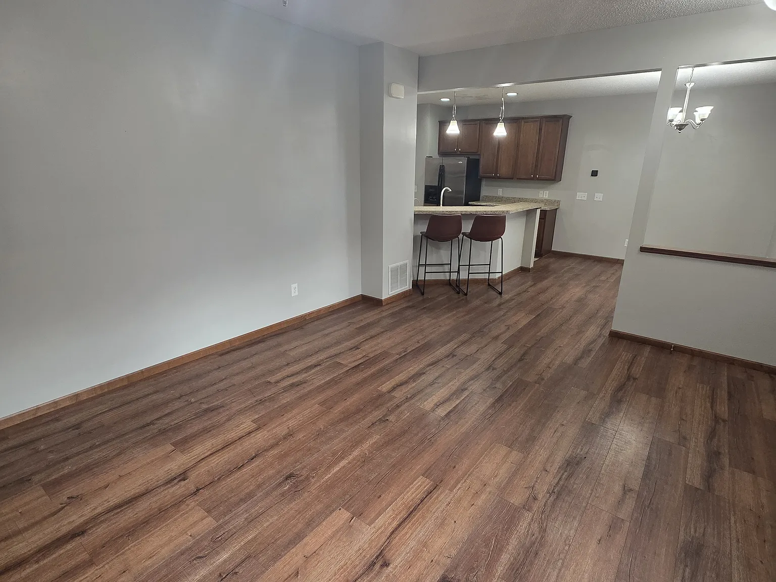 3 bed, 1483 sqft, $2,300 — Photo 4