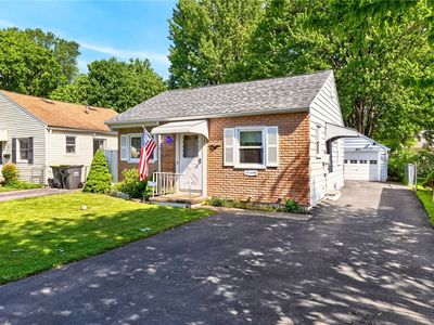 360 Leonard Rd, Rochester, NY, 14616