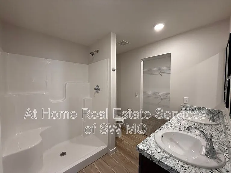 415 W Oak Lawn St — Photo 10