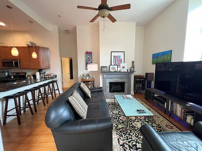 1470 W Carmen Ave #104 — Photo 11