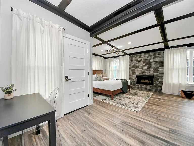 Woodcrest Dr — Photo 37