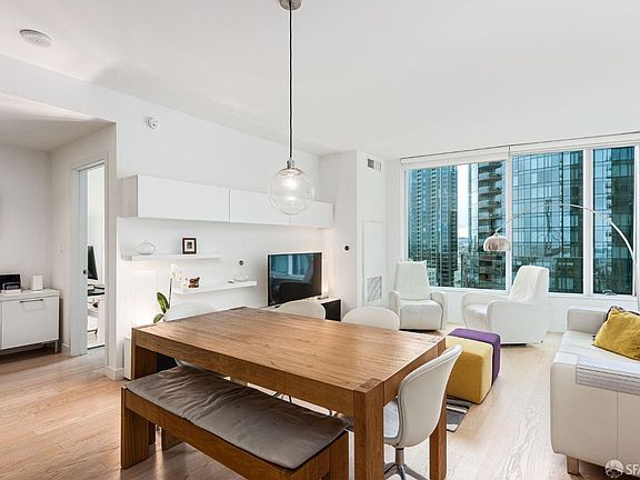 3rd image of 338 Spear St Unit 28G