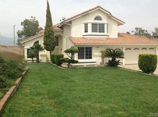 1596 W Sunnyview Dr, Rialto, CA 92377