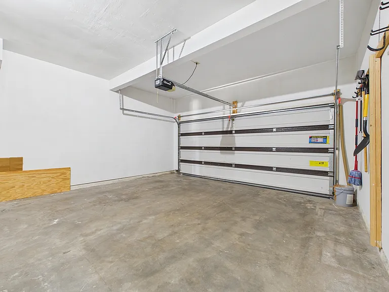108 Niblic Ct #1 — Photo 30