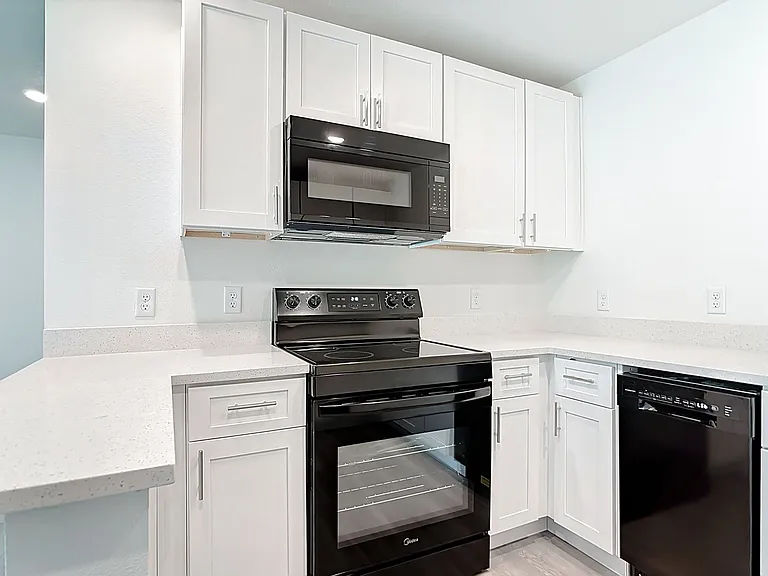 3067 Quarter St — Photo 9