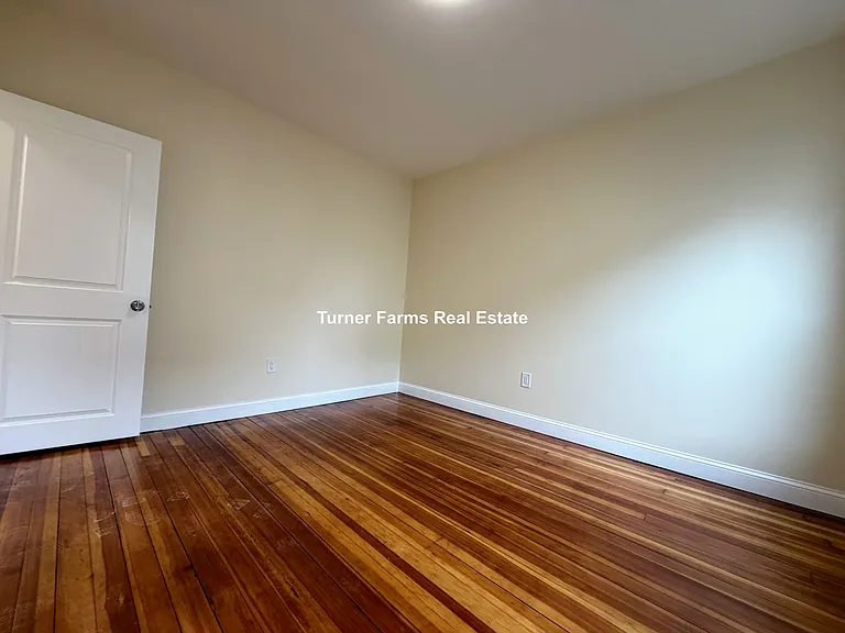 7 Lowell Cir #1R — Photo 19
