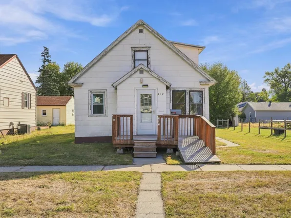 212 10th St N, Breckenridge, MN 56520