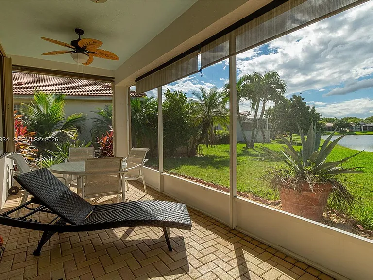 2675 Clipper Cir — Photo 24