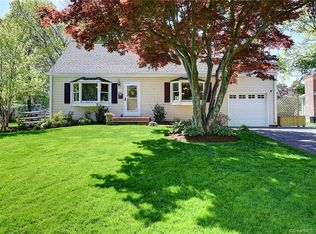 126 Knollwood Rd, Newington, CT 06111