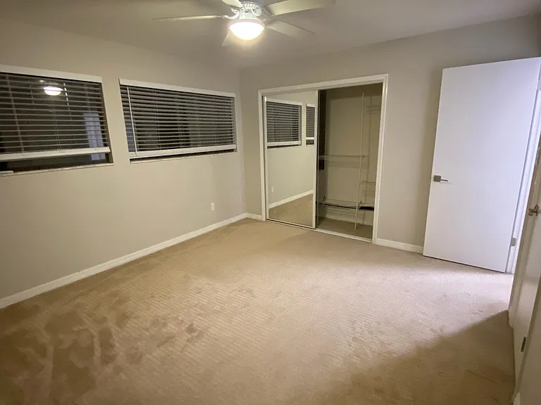 900 SW 62nd Blvd #D27 — Photo 10