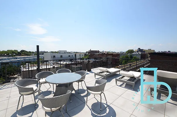 Rented by Miron Realty Group | media 36