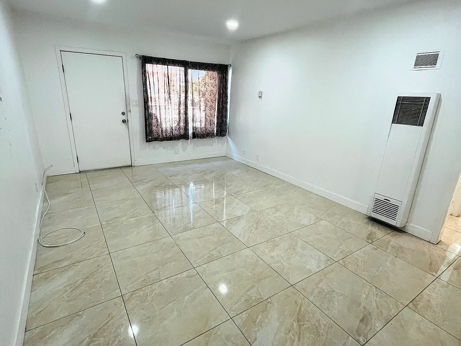 2 bed, 800 sqft, $2,450 — Photo 3
